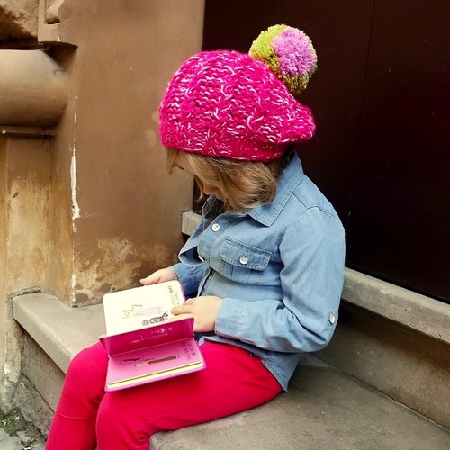 Dívčí Pletený Baret S Bambulí — foto 2
