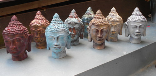 Budha béžovozlatá patina — foto 5