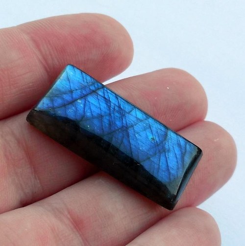 Labradorit - kabošon (30 x 13 mm) — foto 3