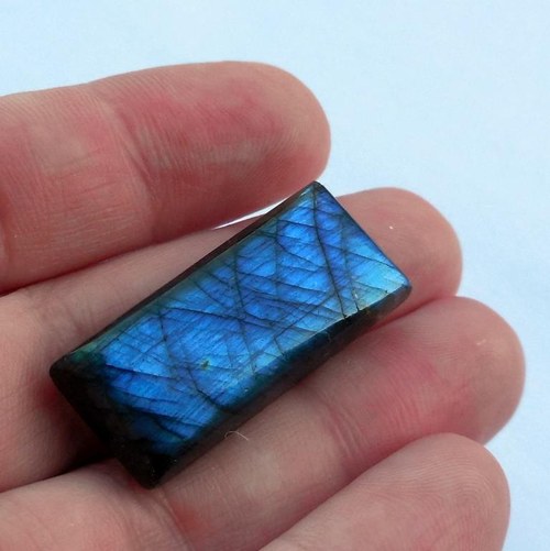 Labradorit - kabošon (30 x 13 mm) — foto 4