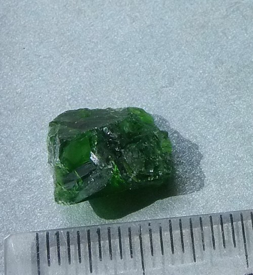 Chromdiopsid surový - B333 — foto 3