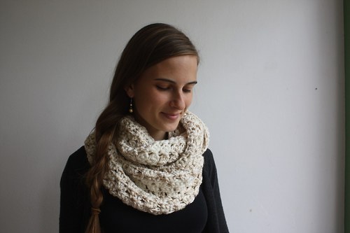 Nákrčník "Creme" — foto 4