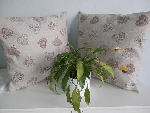 Polštářek hnědo-režná kolekce - srdíčka — foto 3