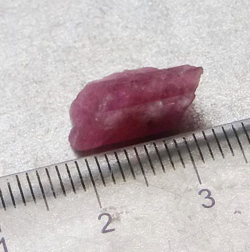 Rubelit surový (turmalín) - B355 — foto 2