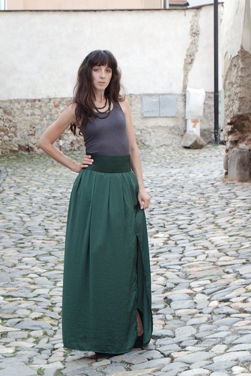 Dlouhá zelená sukně — foto 3