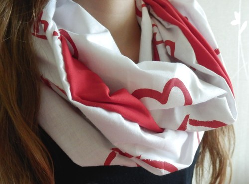 Srdíčka + červený úplet — foto 2