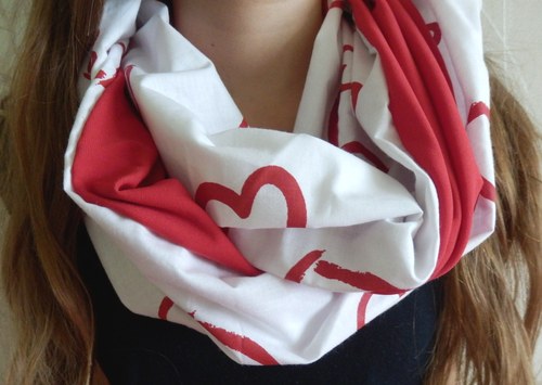 Srdíčka + červený úplet — foto 3