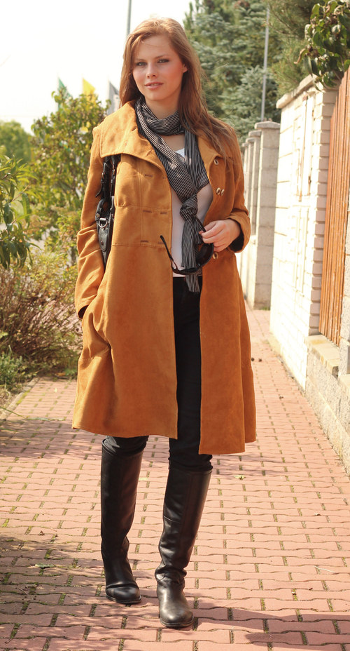 Okrový kabátek — foto 2