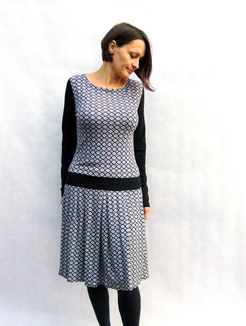 Nancy..... šedočerné — foto 3