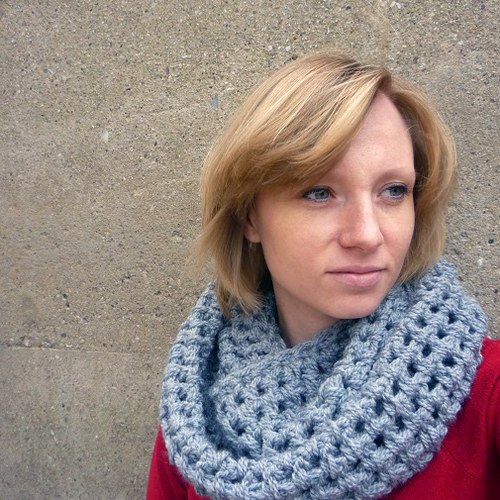 Šedý hřejivý nákrčník — foto 2