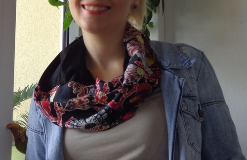 Nákrčník Versace — foto 2