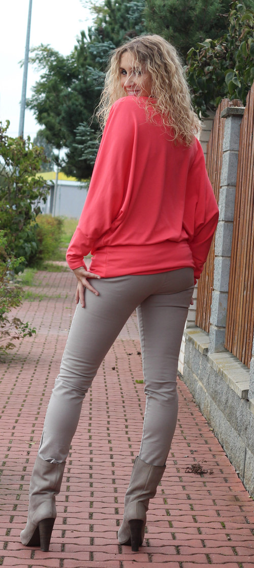 Volná světle korálová tunika — foto 4