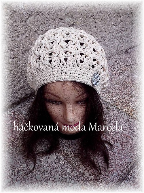 Spadlá háčkovaná čepice — foto 3