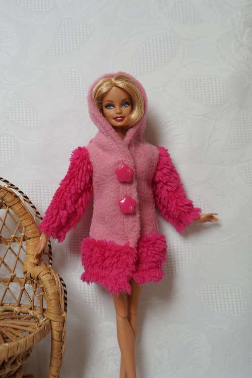 Extravagantní kabátek pro barbie — foto 3
