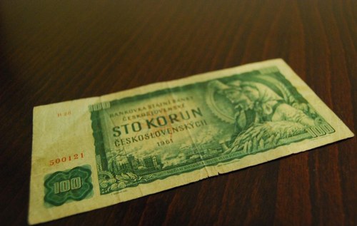 100 korun československých — foto 2