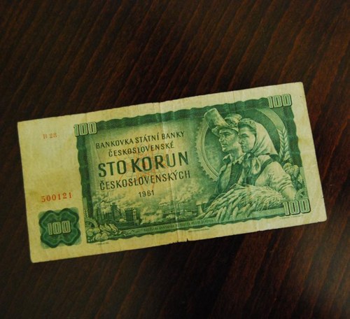 100 korun československých — foto 3