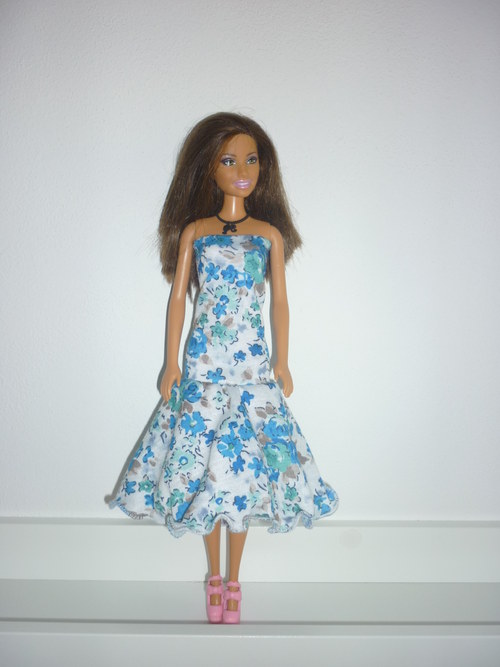 Šaty na panenku Barbie — foto 2