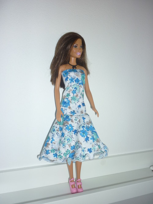 Šaty na panenku Barbie — foto 3