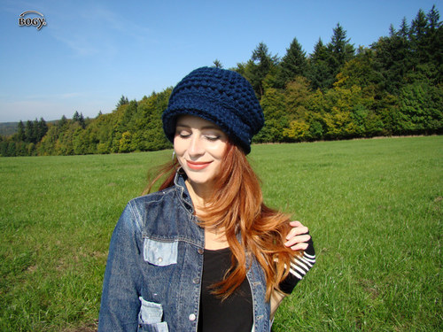 Háčkovaná kšiltovka s bambulí, modrý denim — foto 3