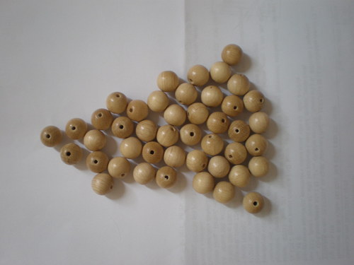 46 ks - dřevěné korále, světlé, průměr 1,2 cm ... — foto 2