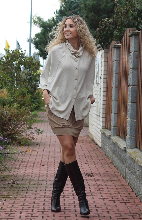 Smetanová propínací pelerínka — foto 6