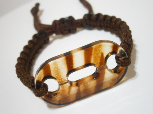 Hnědý náramek (shamballa/makramé) — foto 3
