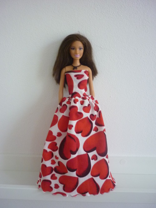 Šaty na panenku Barbie — foto 3