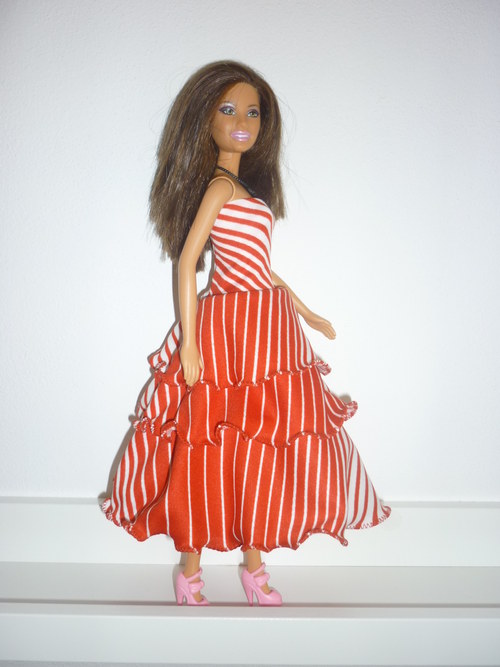 Šaty na panenku Barbie — foto 3
