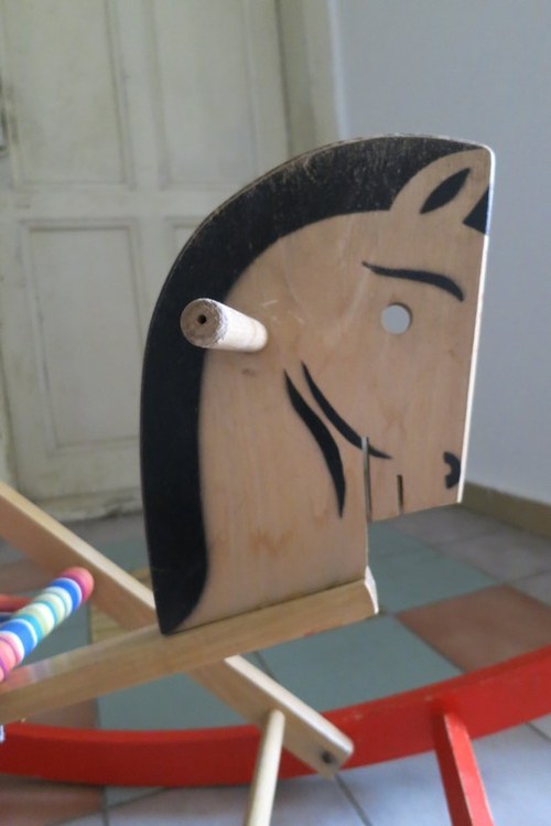 Z půdy.. houpací koník .. — foto 5