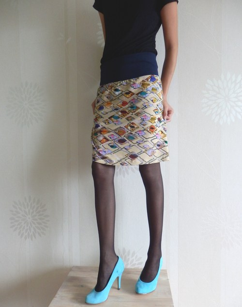 *Úpletová sukýnka s barevnými listy* — foto 4