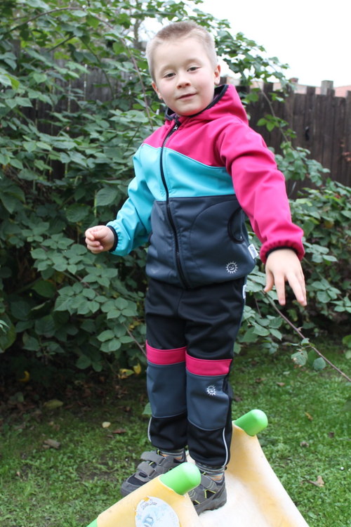 Softshellové gatě s fuchsiovou — foto 2
