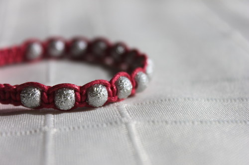 Vánoční.. Náramek shamballa/macramé — foto 6