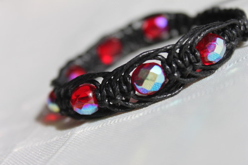 Svůdná.. Náramek makramé/shamballa — foto 2