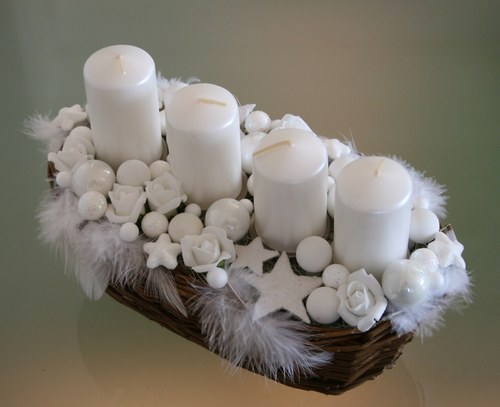 Něžný bílý adventní svícen — foto 3