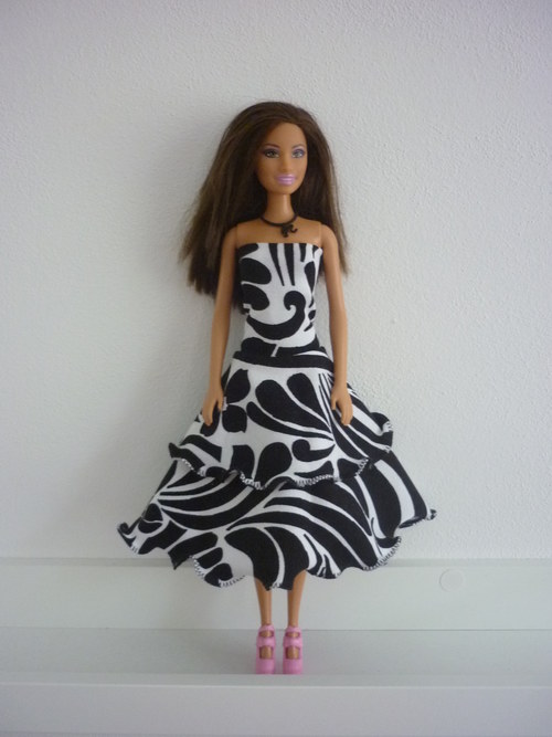 Šaty na panenku Barbie — foto 2