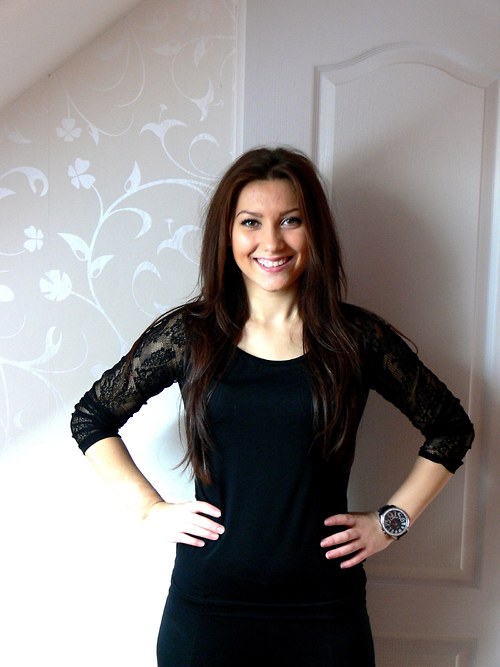 Černá halenka s krajkou — foto 2