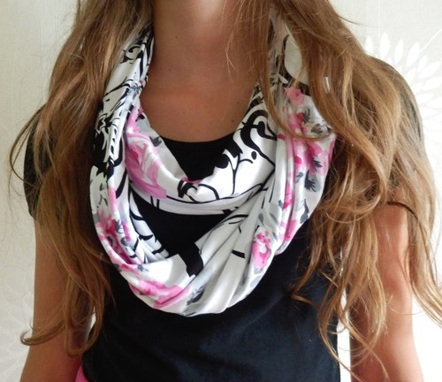 *Nákrčník romantický* — foto 2