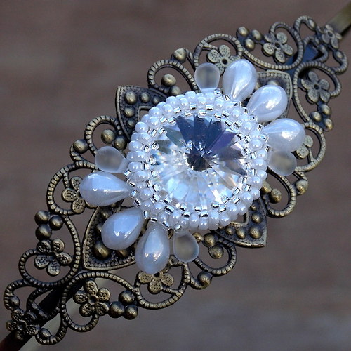 Slečna Ojíněná - Swarovski - čelenka... — foto 3