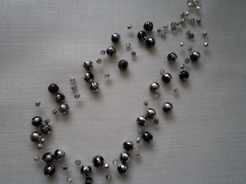Ćerná a stříbrná elegance — foto 2