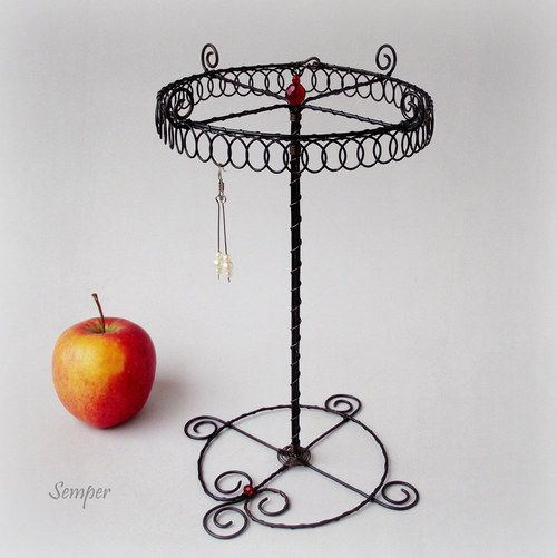 Kruhový stojánek červený — foto 4