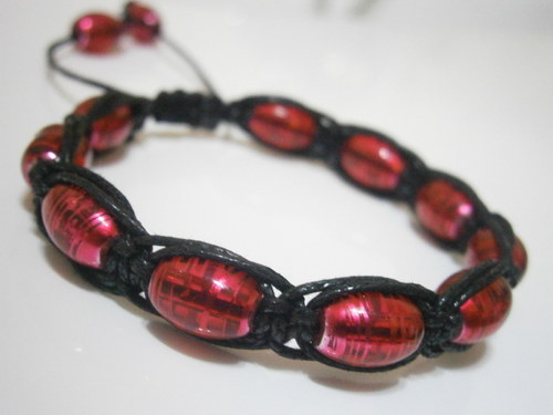 Červenočerný náramek (shamballa/macramé) — foto 4
