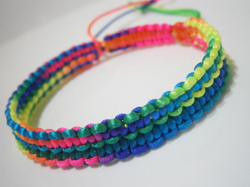 Duhový dvojitý náramek (macramé) — foto 3
