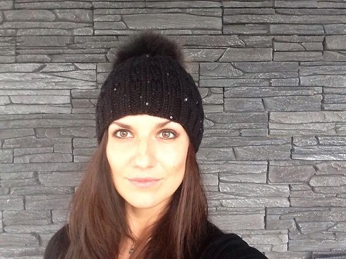 Černý flitřík - pravá kožešinová bambule — foto 2