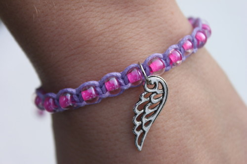 S křídlem anděla.. Náramek macramé/shamballa — foto 3