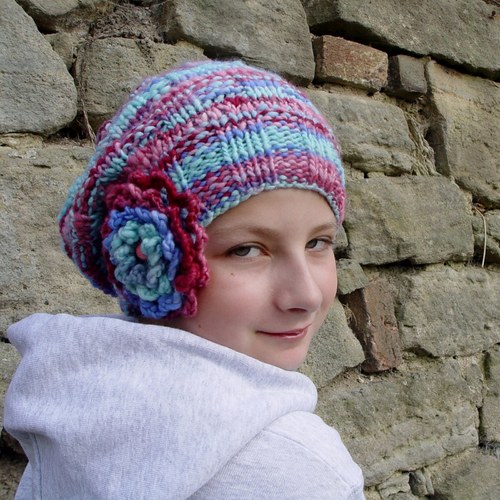 BORŮVKOVÁ S OBLOHOU - baret, hučka — foto 2
