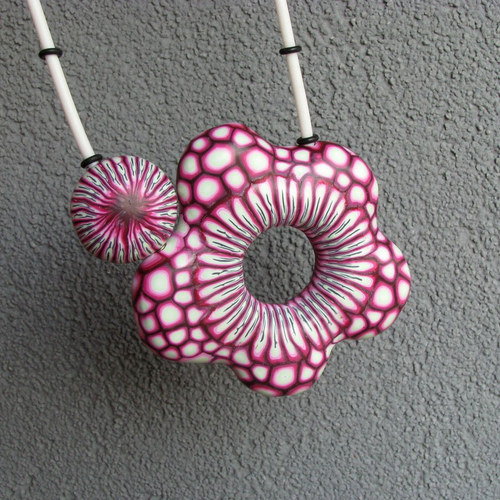 Fuchsiová améba - náhrdelník — foto 4