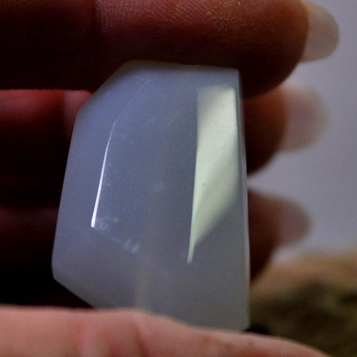 213. Chalcedon vrtaný 37x21mm — foto 2