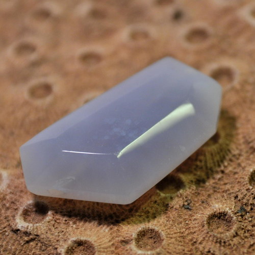 213. Chalcedon vrtaný 37x21mm — foto 3