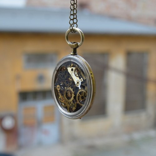 NÁHRDELNÍK - OCELOVÉ MĚSTO IV.................... — foto 4