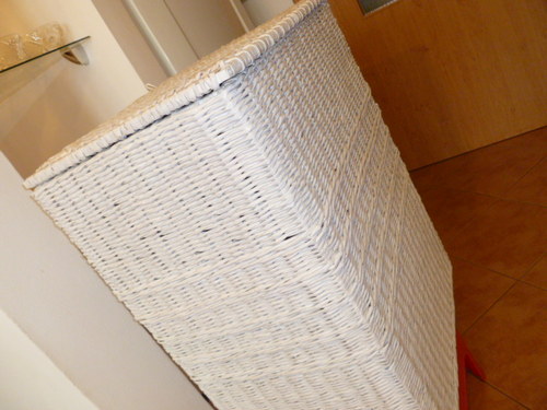Bílý prádelní koš — foto 3